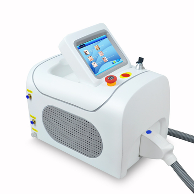Portable Q Switched Beauty Personal Care Nd Yag Laser Machine Untuk Penghapusan Tato Lingkaran Hitam Penghapusan Pigmen