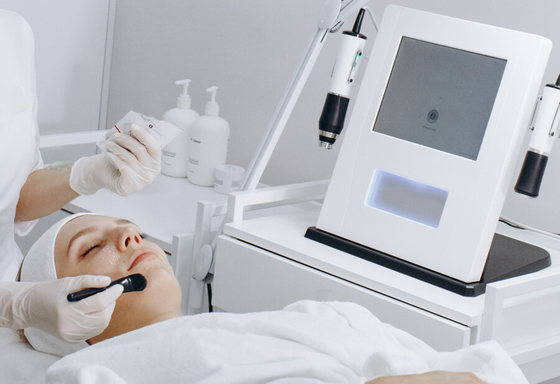 3 In 1 Oxygen Jet Peel Infusi Lift Wajah Menegangkan Kecantikan Perawatan Kulit CO2 Gelembung Oksigenasi Eksfoliasi Oxygen Mesin Wajah
