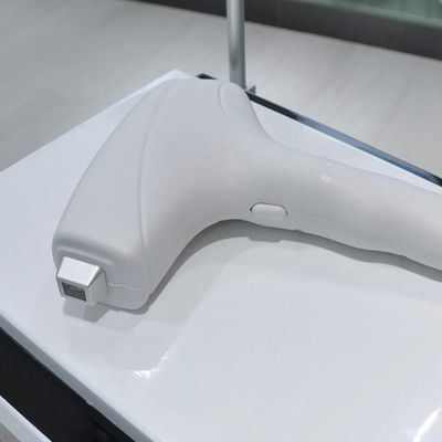 808nm Diode Laser Hair Removal Machine dengan 450W-600W Power dan 10 juta tembakan untuk permanen hair removal