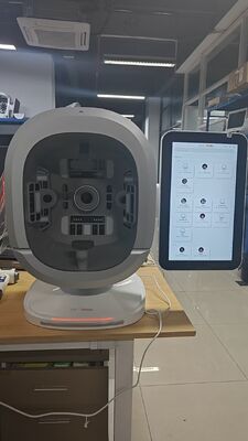 Advanced AI Facial Skin Scanner dengan layar 15,6 inci untuk analisis 14 masalah kulit dalam 16 bahasa